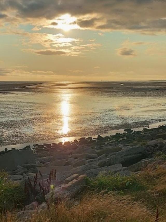 Roadnights Retreat Hotel Heysham Bagian luar foto